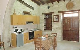 Romios Apartments